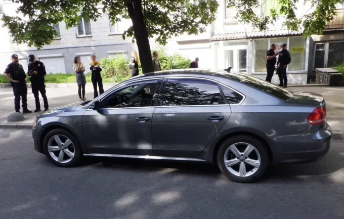 У Житомирі агресивний водій накинувся на дорозі на жінку та погрожував їй ножем