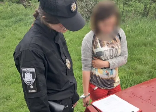 15-річна дівчина ледь не зарізала мешканця Житомирщини через ревнощі - неповнолітня вже була у схожій ситуації