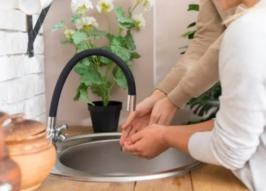 Через аварію на водоводі, мешканці Польової у Житомирі залишилися без води