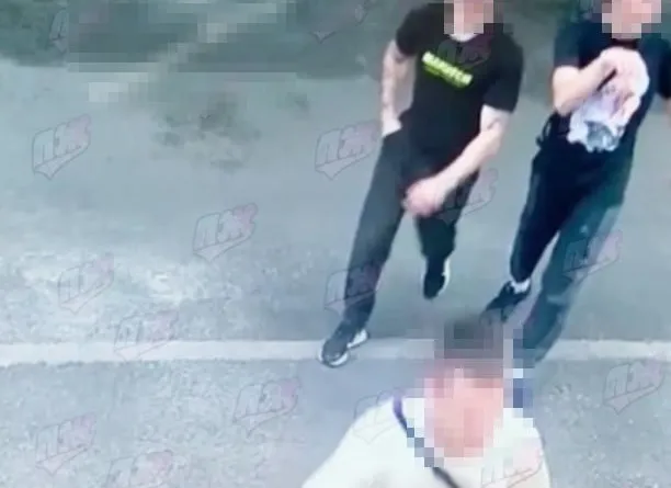 У Житомирі невідомі намагалися вибити двері в квартиру, де живе родина військовослужбовця