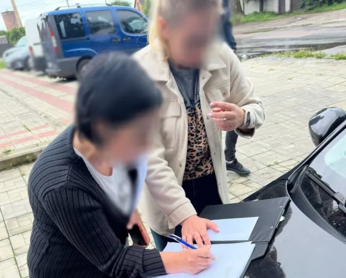 Замість випускного для дітей житомирянка витратила гроші батьків на онлайн-ігри