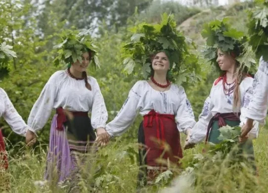 Трійця 2024: коли святкують за новим календарем, які традиції та прикмети