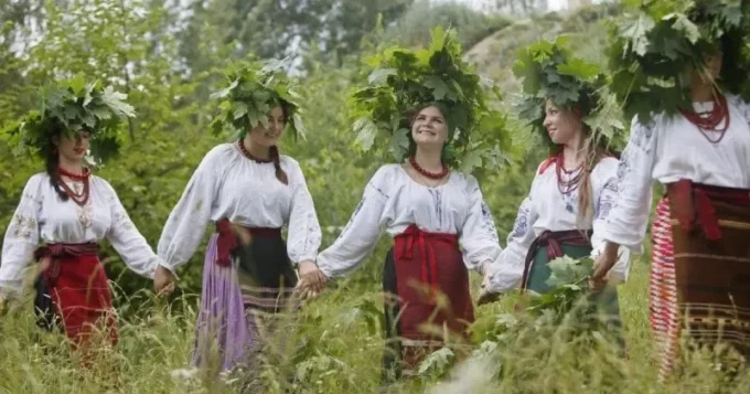 Трійця 2024: коли святкують за новим календарем, які традиції та прикмети