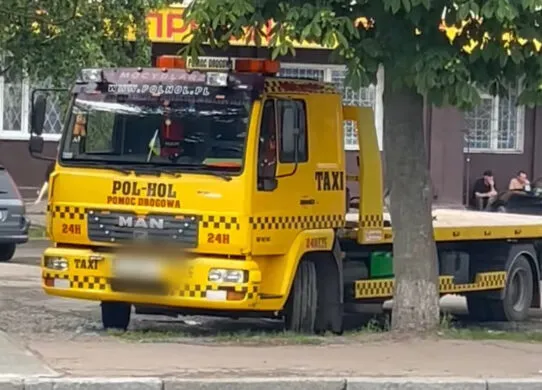 Збирали гроші всією громадою - по Житомиру їздить авто, придбане для ЗСУ та пропонує платні послуги