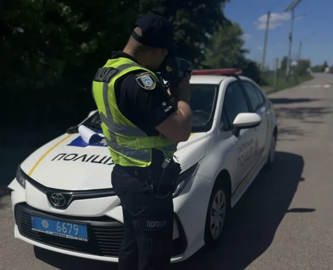 Житомирські патрульні нагадали, який штраф доведеться заплатити за перевищення швидкості