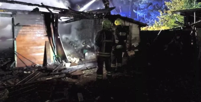 У Житомирському районі пенсіонерка отримала опіки при спробі самостійно загасити пожежу