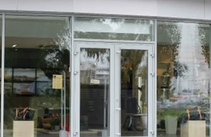 Житомирянин хотів вразити дівчину та викрав букет у квітковому магазині