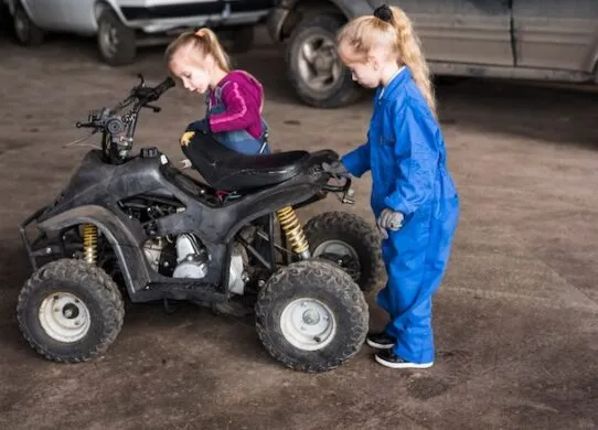Основные моменты выбора аккумулятора для детской машинки и электровелосипеда