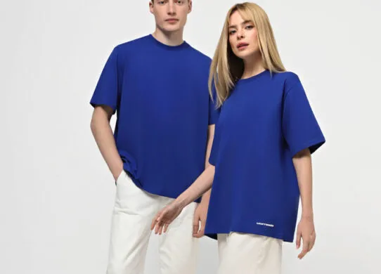 Почему стоит купить футболку женскую и добавить в свой гардероб