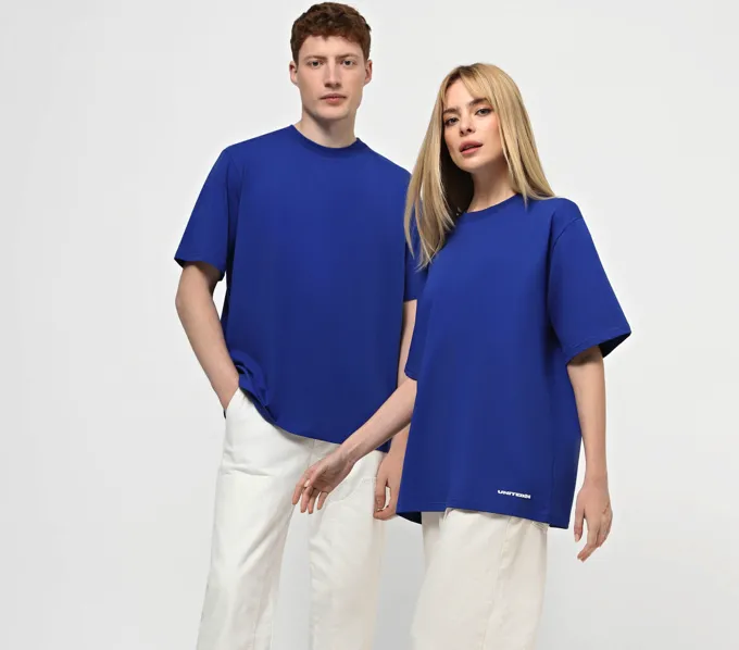 Почему стоит купить футболку женскую и добавить в свой гардероб