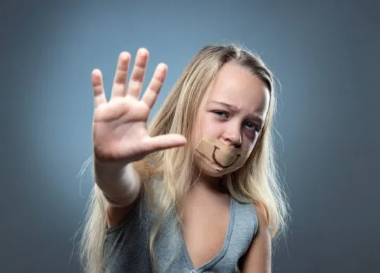 Протягом двох років 69-річний колаборант з Житомирщини ґвалтував неповнолітню дівчинку