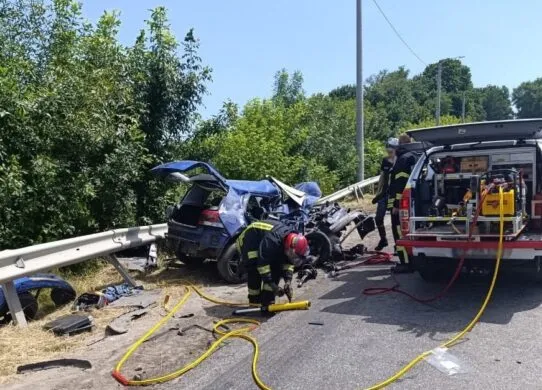 Через ДТП, під Бердичевим ускладнено рух транспорту