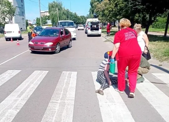 У Бердичеві легковик збив двох жінок