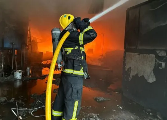 У виробничому цеху на Житомирщині спалахнула пожежа