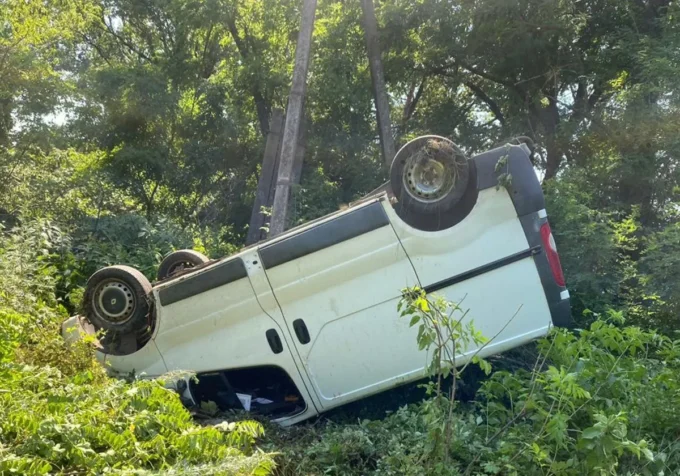 На Житомирщині перекинувся мікроавтобус, внаслідок чого постраждав 12-річний хлопчик
