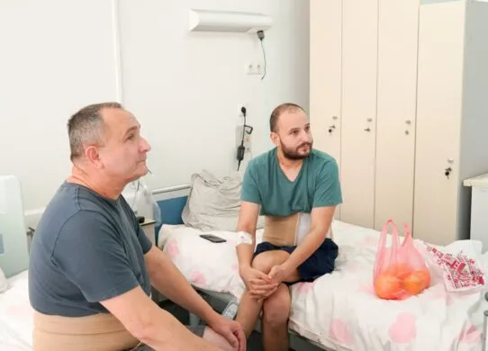 У Житомирі провели трансплантацію військовослужбовцю, який на фронті захворів на пневмонію