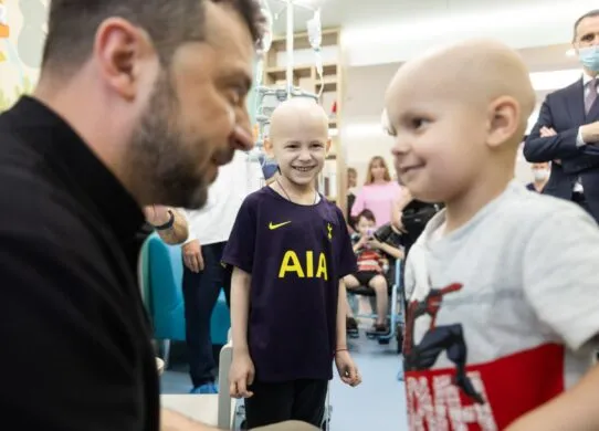 Під час обстрілу «Охматдиту» в Києві, у лікарні перебував хлопчик з онко з Житомирської області