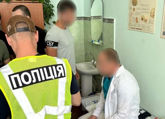 У Житомирському районі лікар-невропатолог "сприяв" в отриманні інвалідності за 2000 доларів
