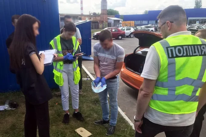 На Житомирщині "майстер" переробляв зброю та продавав її