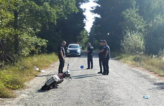На Житомирщині мотоцикліст збив пішохода