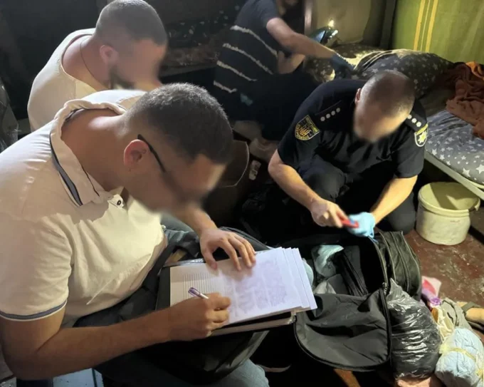 "Ваша дитина потрапила в ДТП" - на Житомирні шахраї за гратами виманювали гроші в українців