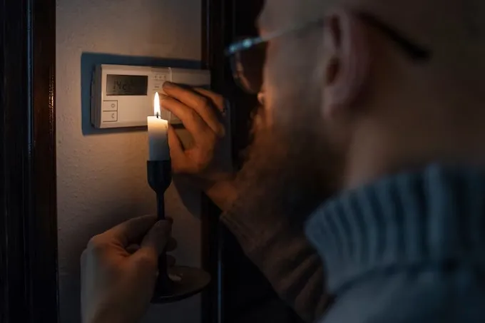 Графік відключень електроенергії в Житомирській області на 19 серпня