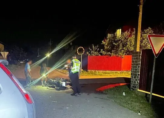 Під Житомиром двоє підлітків на мотоциклі потрапили в ДТП