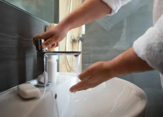 Аварія на мережі у Житомирі: де не буде води?