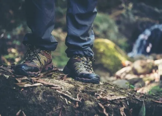 Что особенного в тактических кроссовках и куртке Soft Shell?