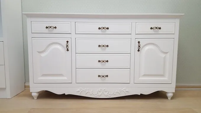 Форма комода та матеріали