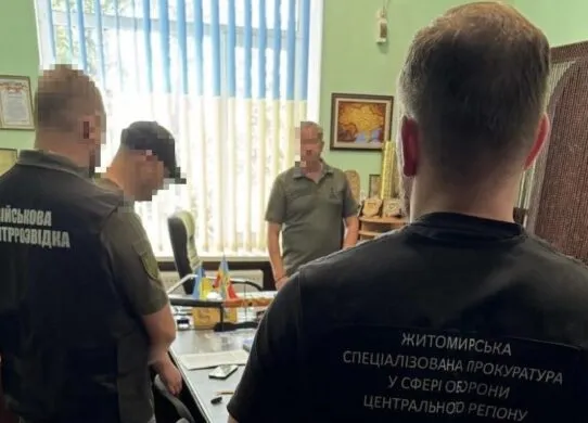 На Житомирщині військовослужбовці будували приватний будинок та магазин за вказівкою командира