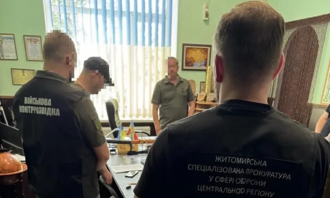 На Житомирщині військовослужбовці будували приватний будинок та магазин за вказівкою командира