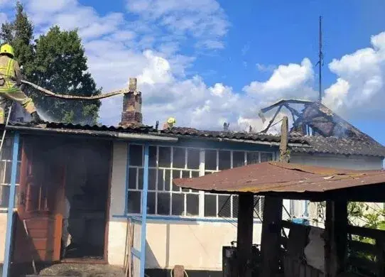 На Житомирщині через коротке замикання ледь не згорів житловий будинок