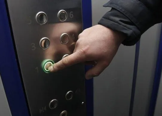 У Житомирі радять не користуватися ліфтом під час тривоги