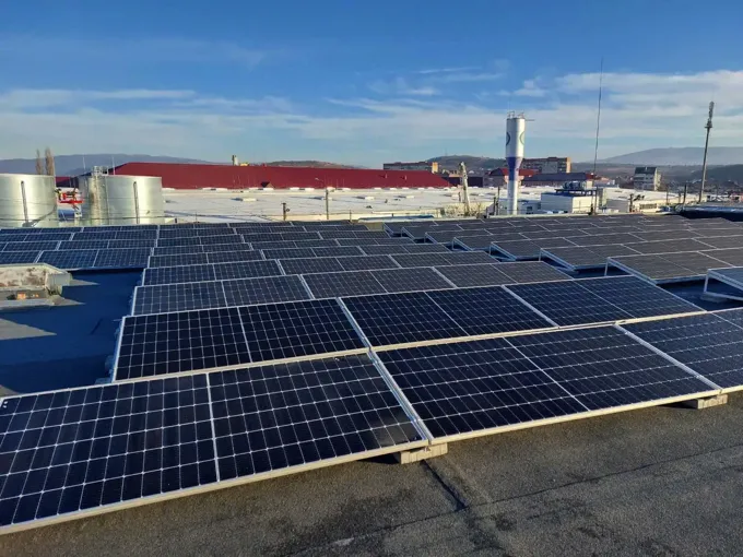 Різновиди сонячних електростанцій Різновиди сонячних електростанцій