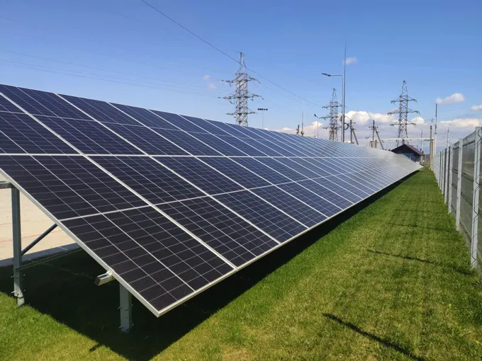 Сонячна електростанція для підприємства: різновиди та особливості обладнання