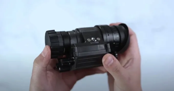 Відкрийте нові горизонти з монокуляром нічного бачення AGM PVS 14 NL1