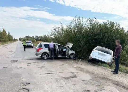 На Житомирщині зіткнулися дві машини - дві людини у лікарні