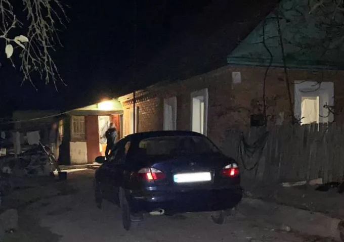 Через давній борг житомирянин отримав ножові поранення