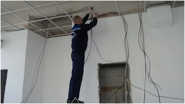 Электропроводка: ключевые этапы установки, выбор материалов и современные технологии