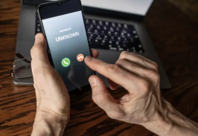 У Житомирському районі шахраї ошукали двох пенсіонерів