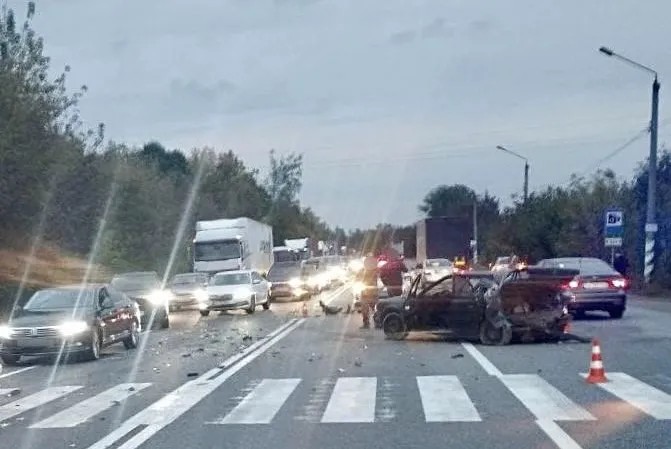 У Житомирі зіткнулися легковики - одна людина загинула