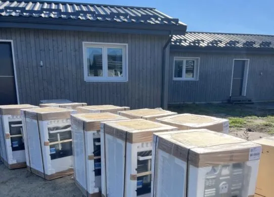 В будинки для ВПО у Житомирі завозять побутову техніку