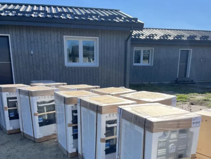 В будинки для ВПО у Житомирі завозять побутову техніку