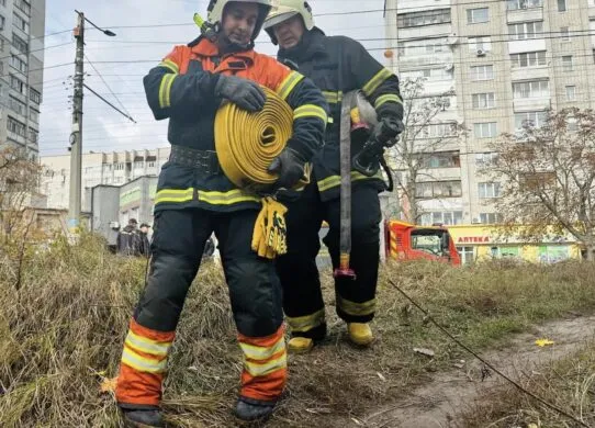 У закинутій будівлі в Житомирі під час гасіння пожежі виявили тіло чоловіка
