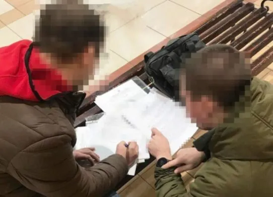 Керівник підрозділу ГУ ДПС в Житомирській області сидів вдома і отримував гроші: що він зробив?