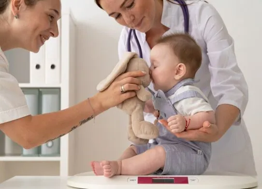 День педіатра в Україні 2024: коли свято та привітання у віршах і прозі