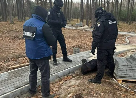 На Житомирщині шахрай видавав себе за військового та просив гроші у волонтерів