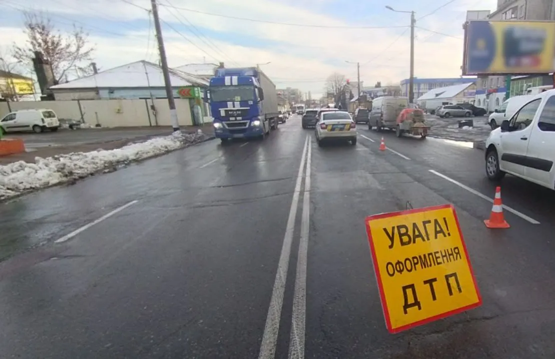 Внаслідок ДТП у Житомирі, в напрямку вокзалу ускладено рух транспорту