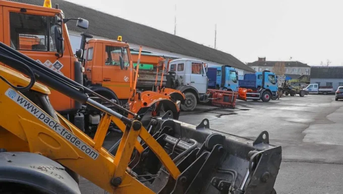 До зими та снігів у Житомирі підготували спецтехніку